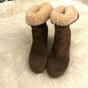 UGG Lynnea Brown Suede Sherpa Lined Clog Heel Wooden Sole Women's Boots 7